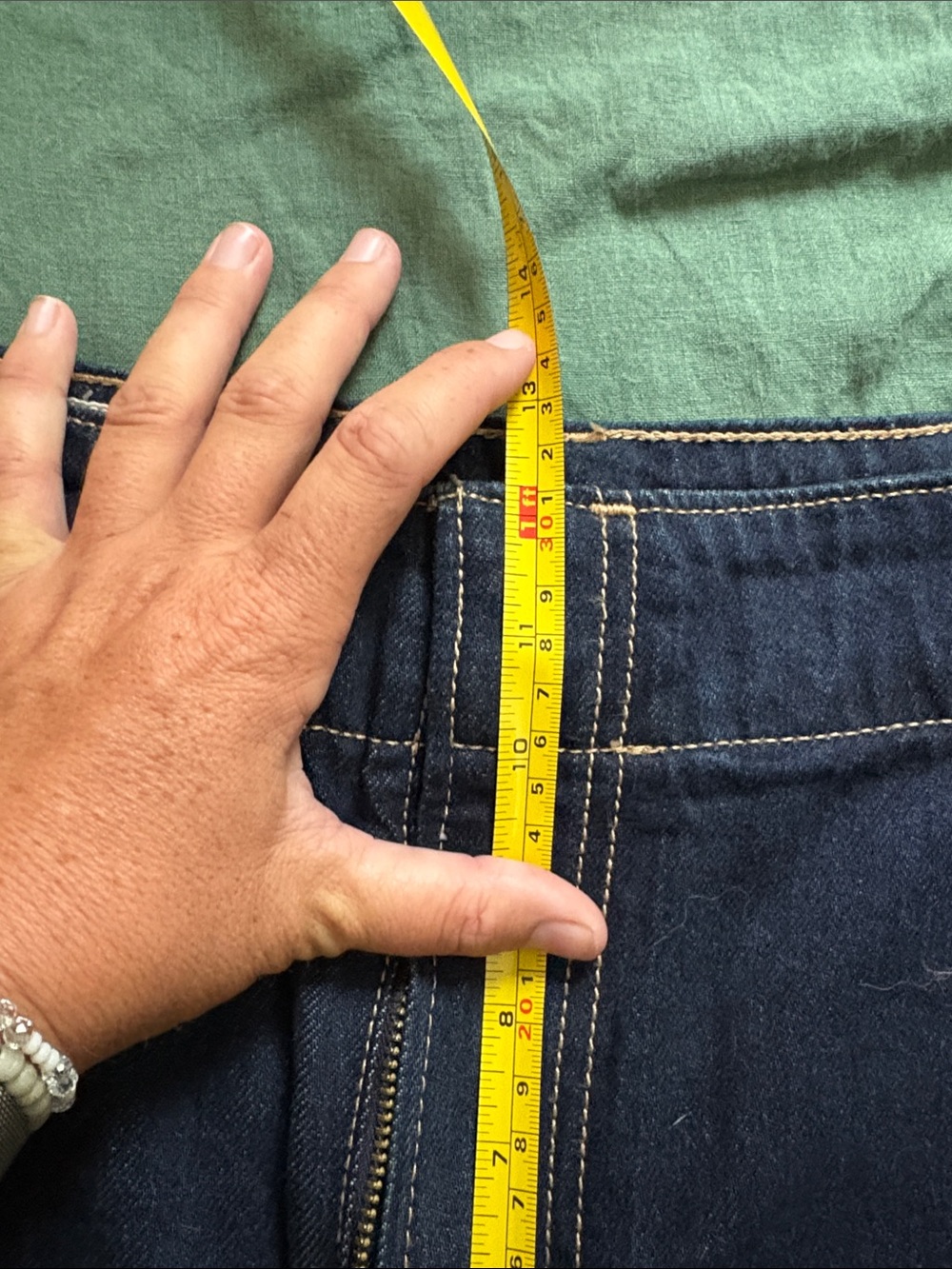 Levi’s | Women’s Wide Leg Jeans in Dark Indigo - Picture 8 of 9